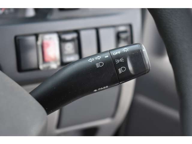 ISUZU ELF 2015 Image 31