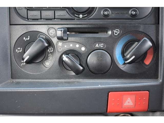 ISUZU ELF 2015 Image 31