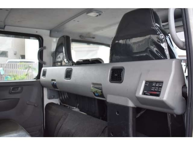 MITSUBISHI CANTER 2017 Image 31