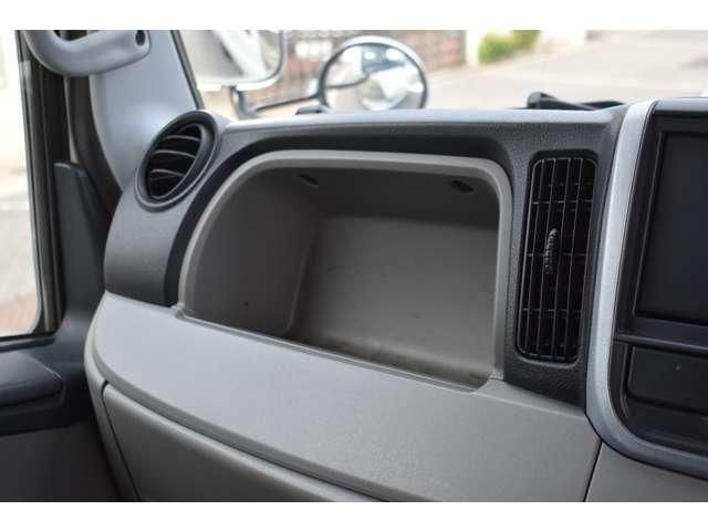 MITSUBISHI CANTER 2017 Image 31