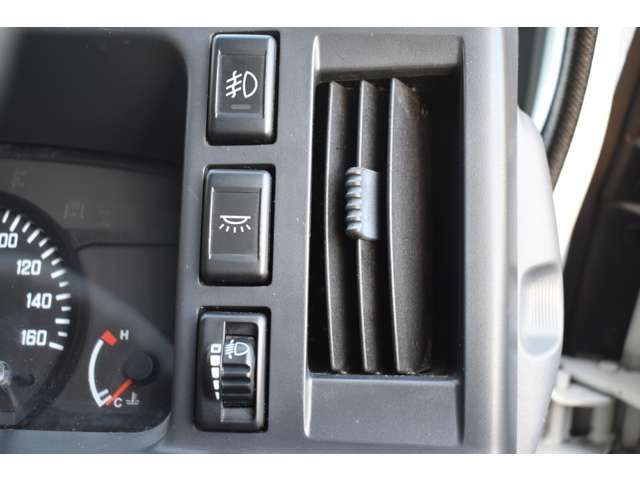 ISUZU ELF 2014 Image 31