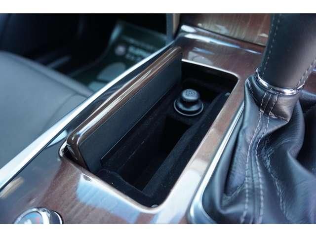 NISSAN FUGA HYBRID 2016 Image 31