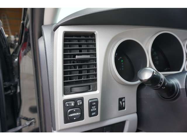 TOYOTA TANDORA 4WD 0 Image 31