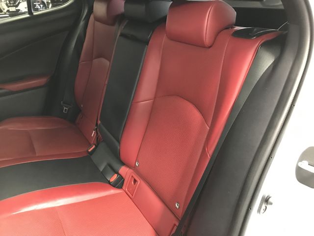 TOYOTA LEXUS UX250H 2019 Image 31