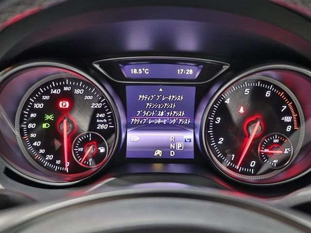 MERCEDES BENZ GLA CL 2018 Image 31