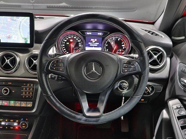 MERCEDES BENZ GLA CL 2018 Image 31