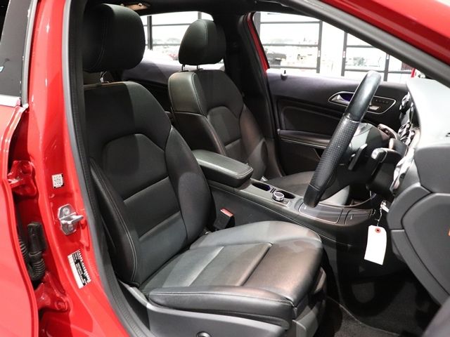 MERCEDES BENZ GLA CL 2018 Image 31