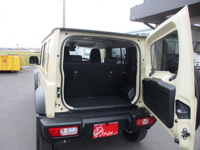 SUZUKI JIMNY NOMADE 2025 Image 31