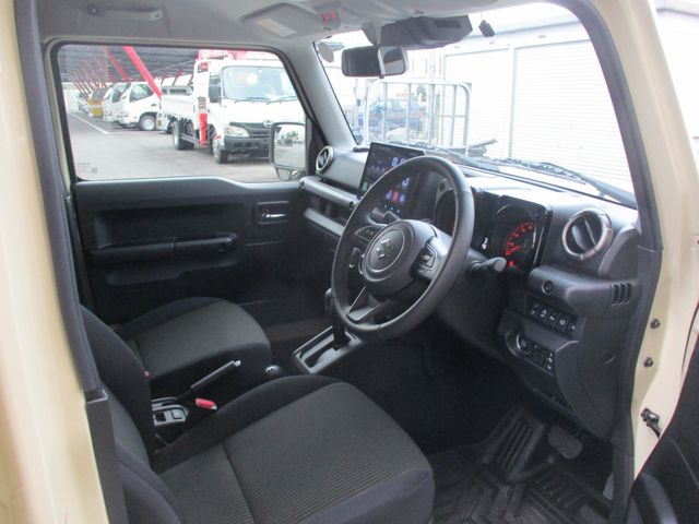 SUZUKI JIMNY NOMADE 2025 Image 31