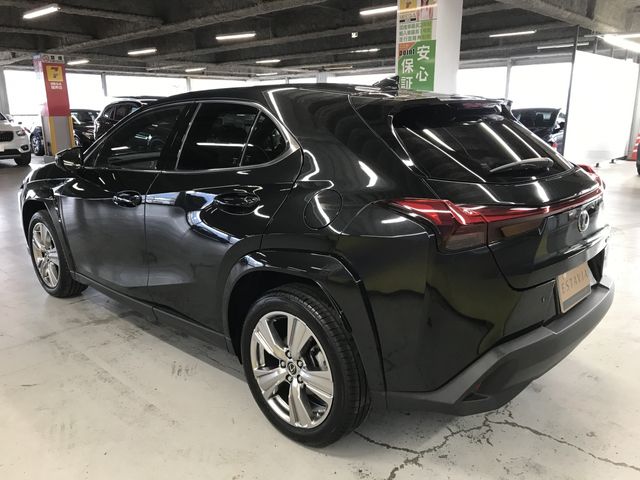 TOYOTA LEXUS UX250H 2023 Image 31