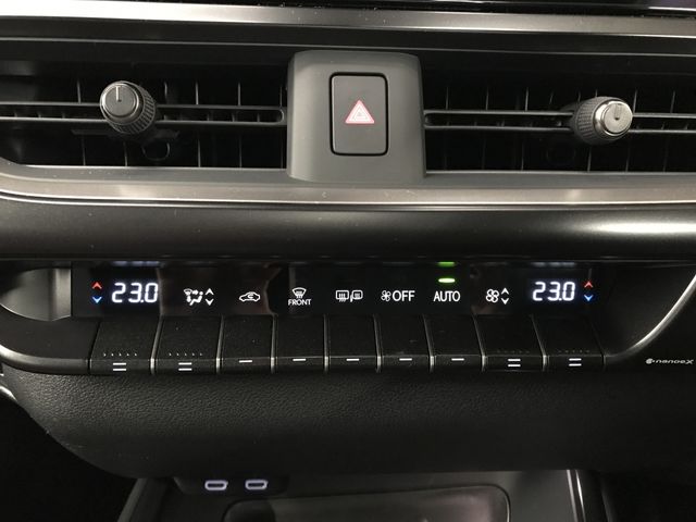 TOYOTA LEXUS UX250H 2023 Image 31