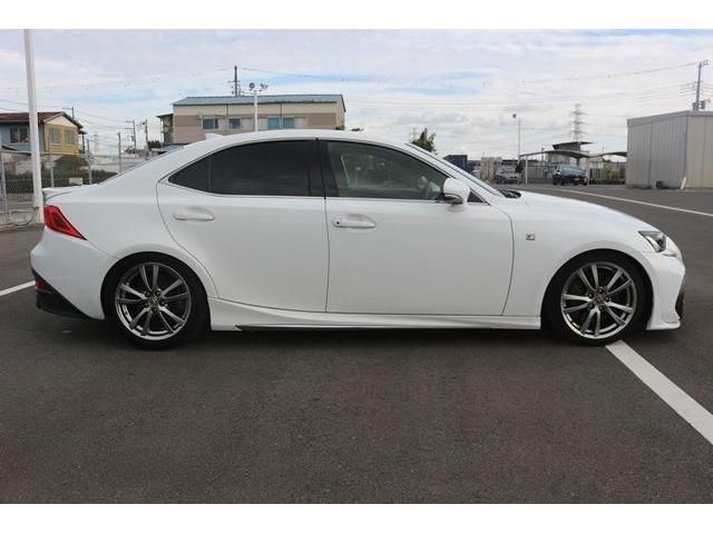TOYOTA LEXUS IS300 2017 Image 31