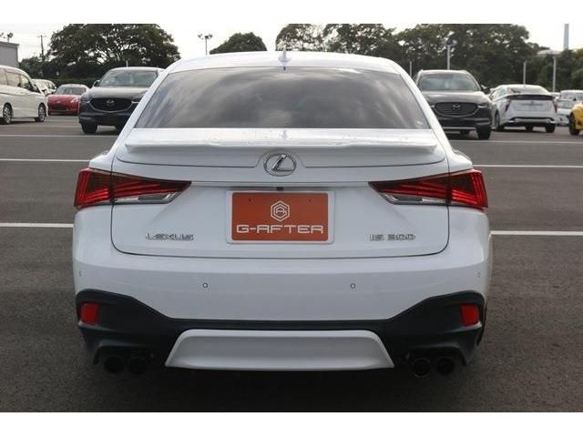 TOYOTA LEXUS IS300 2017 Image 31
