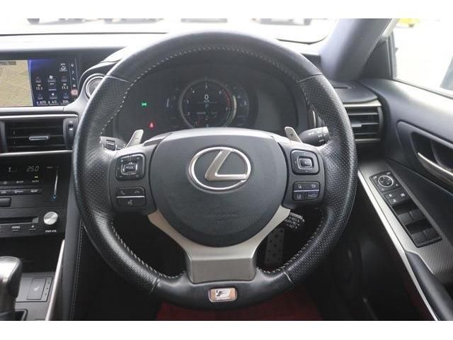 TOYOTA LEXUS IS300 2017 Image 31