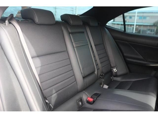 TOYOTA LEXUS IS300 2017 Image 31