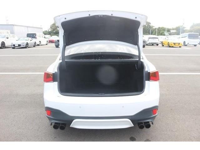 TOYOTA LEXUS IS300 2017 Image 31