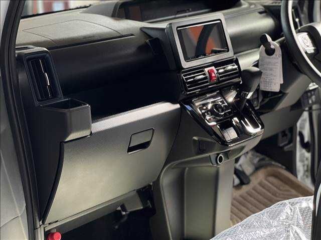 DAIHATSU TANTO 2025 Image 31