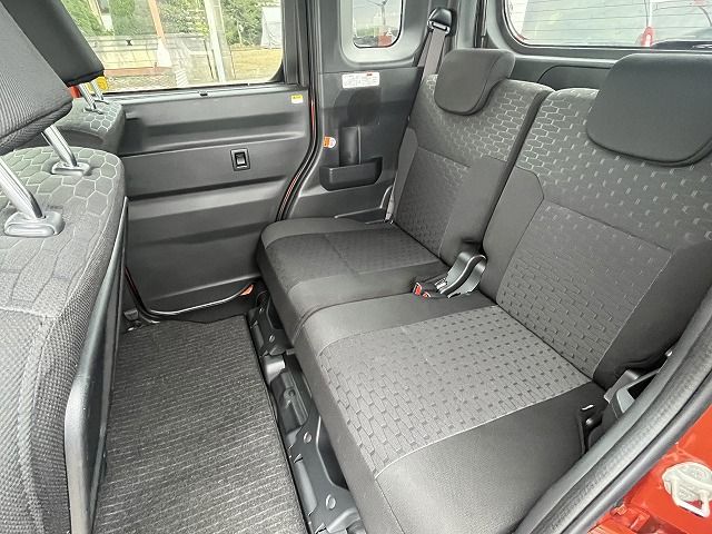 DAIHATSU WAKE 2017 Image 31