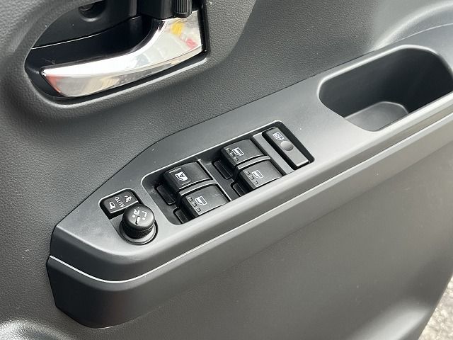 DAIHATSU WAKE 2017 Image 31