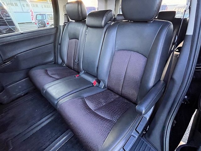 NISSAN ELGRAND 2018 Image 31