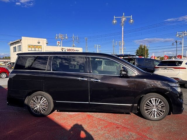 NISSAN ELGRAND 2018 Image 31