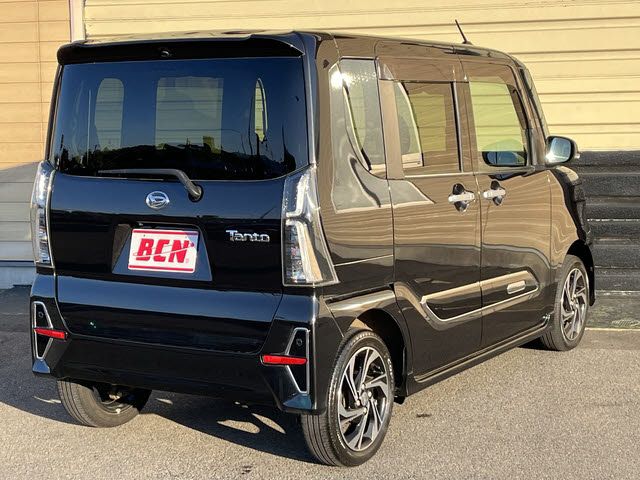 DAIHATSU TANTO CUSTOM 4WD 2021 Image 31