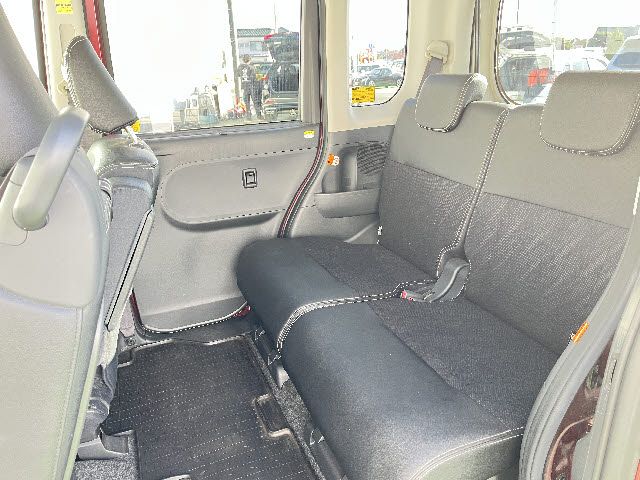 DAIHATSU TANTO CUSTOM 2017 Image 31