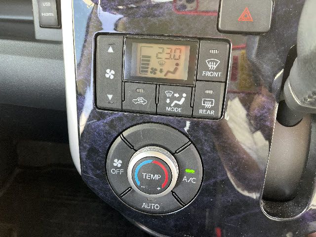 DAIHATSU TANTO CUSTOM 2017 Image 31