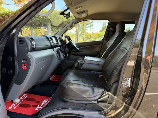 NISSAN NV350 CARAVAN 4WD 2014 Image 31