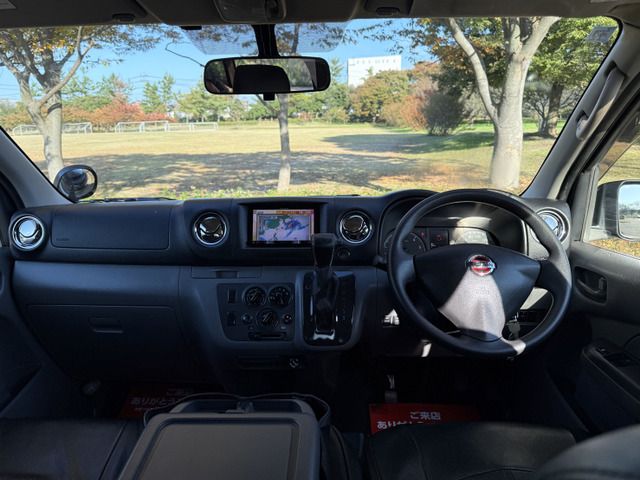 NISSAN NV350 CARAVAN 4WD 2014 Image 31