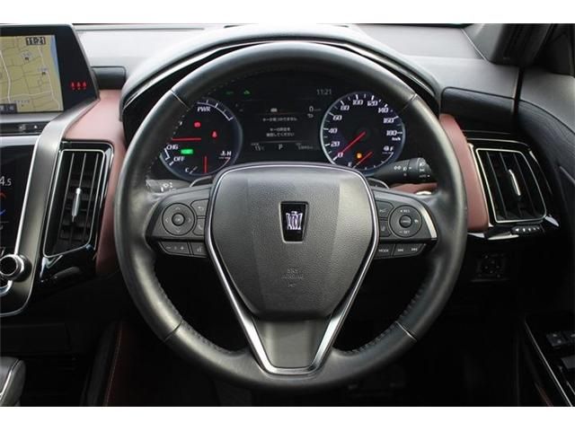 TOYOTA CROWN SEDAN HYBRID 2018 Image 31