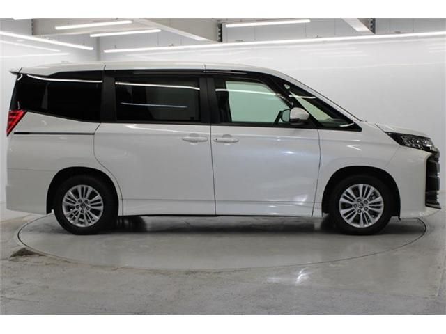 TOYOTA NOAH HYBRID 2023 Image 31