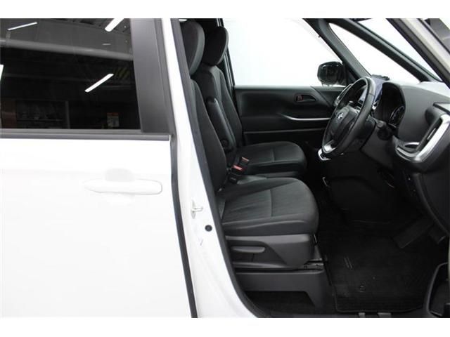 TOYOTA NOAH HYBRID 2023 Image 31