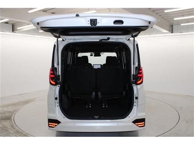 TOYOTA NOAH HYBRID 2023 Image 31