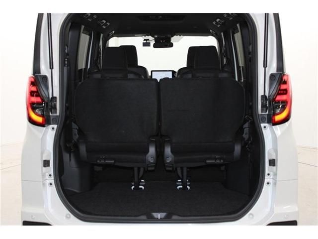 TOYOTA NOAH HYBRID 2023 Image 31