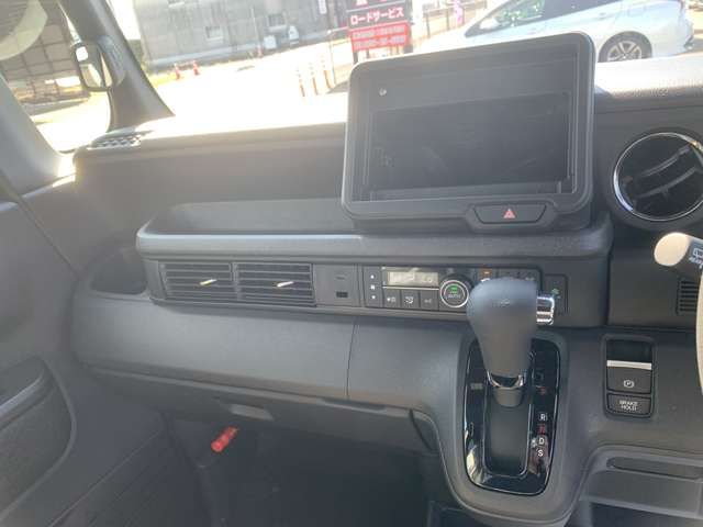 HONDA N BOX CUSTOM 2024 Image 31