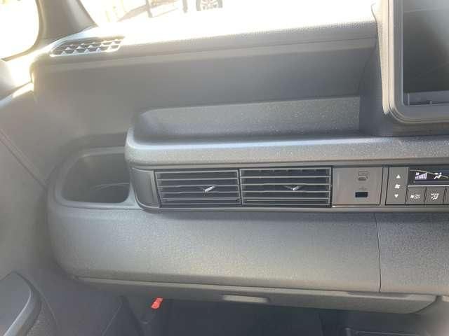 HONDA N BOX CUSTOM 2024 Image 31