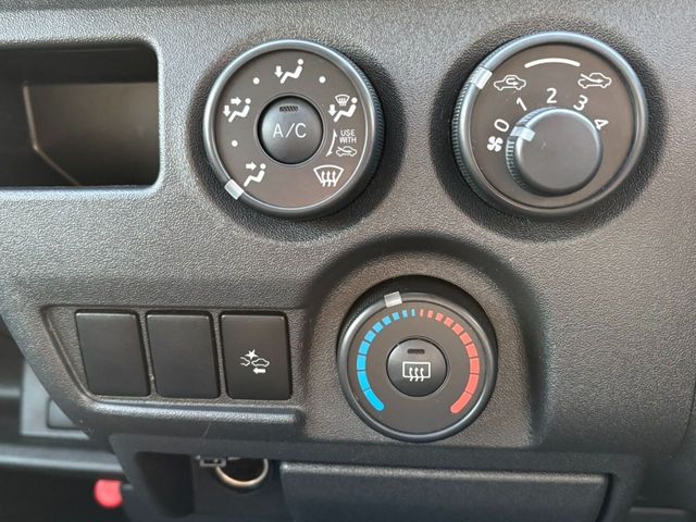 TOYOTA REGIUSACE VAN 1.25T 2020 Image 31