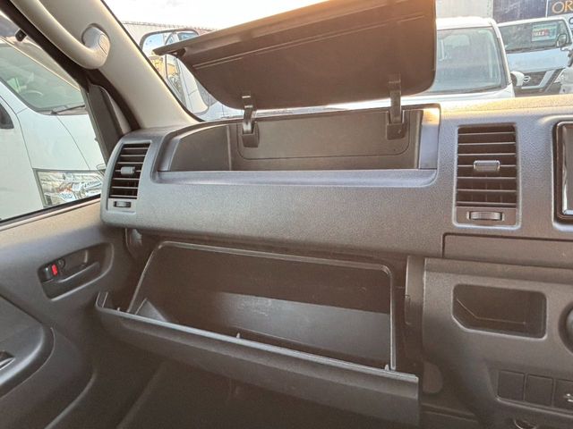 TOYOTA REGIUSACE VAN 1.25T 2020 Image 31