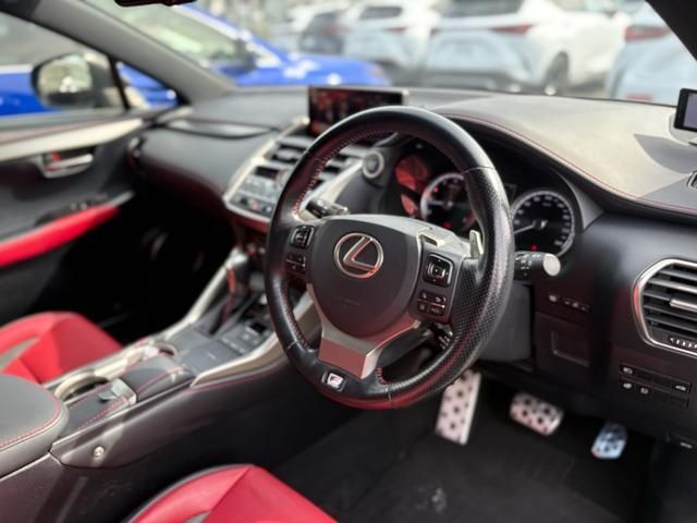 TOYOTA LEXUS NX300 2018 Image 31