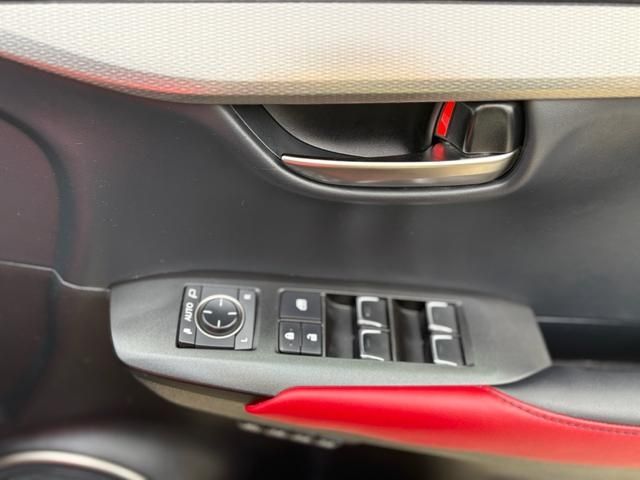 TOYOTA LEXUS NX300 2018 Image 31