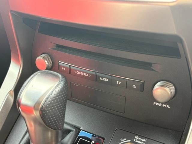 TOYOTA LEXUS NX300 2018 Image 31