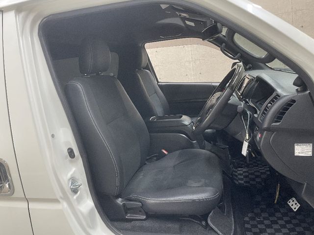 TOYOTA REGIUSACE VAN 2WD 2018 Image 31