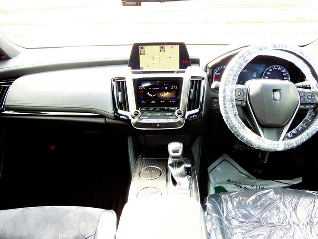 TOYOTA CROWN SEDAN HYBRID 2019 Image 31