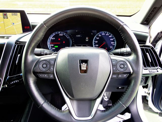 TOYOTA CROWN SEDAN HYBRID 2019 Image 31