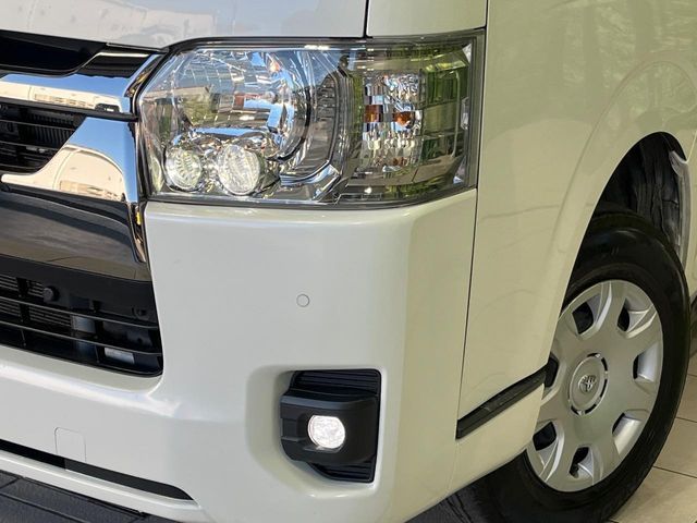 TOYOTA HIACE VAN 4WD 2022 Image 31
