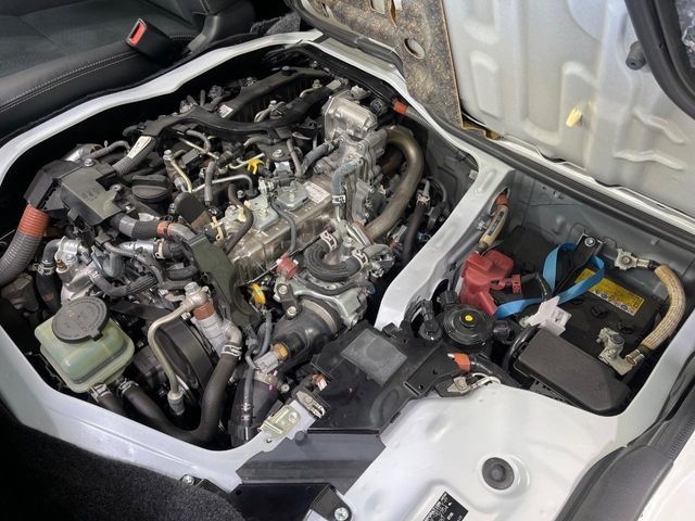TOYOTA HIACE VAN 4WD 2022 Image 31
