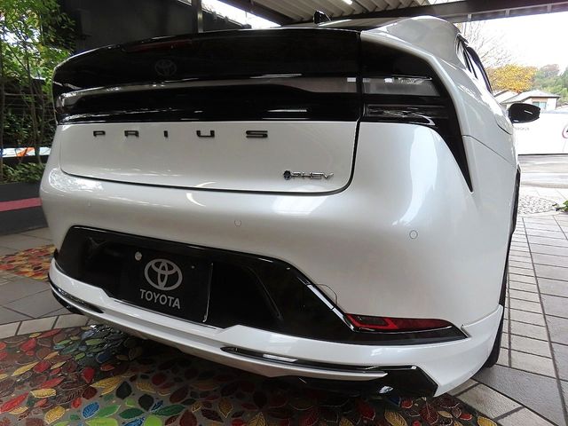 TOYOTA PRIUS PHV 2025 Image 31