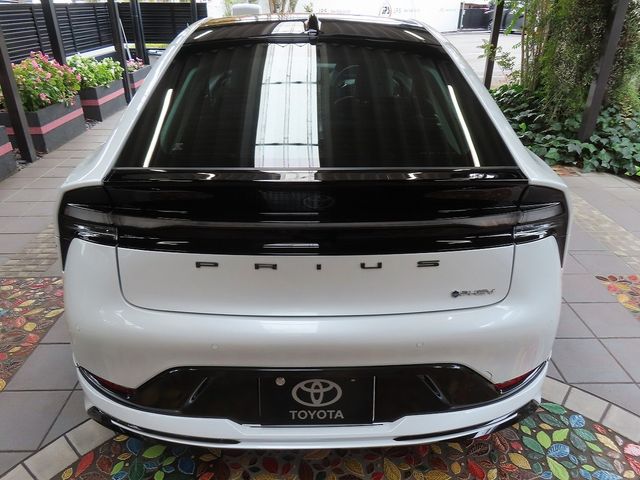 TOYOTA PRIUS PHV 2025 Image 31