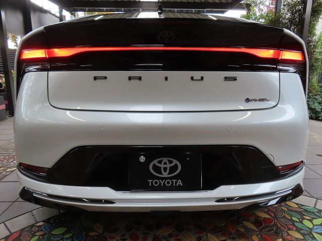 TOYOTA PRIUS PHV 2025 Image 31
